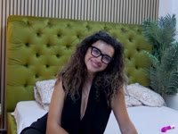 I am a sweet and curious girl, I love adrenaline and trying new things, sensations and experiences (you know what I mean) haha, I love good conversations, good company and maybe you could end up getting wet at the end