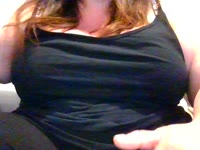 Si tu aimes les rondeurs, et les grosses poitrines alors tu ne seras pas décu !