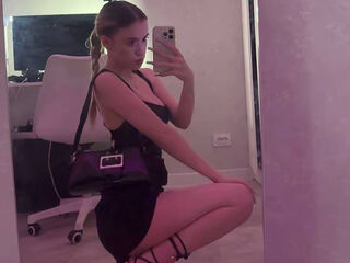 naked webcam girl fingering AngelesBelfiore