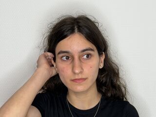 camgirl live FondaYarbro