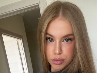 girl nude GinetteHartzheim