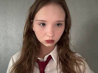 camgirl masturbating with dildo LaritaLudemann