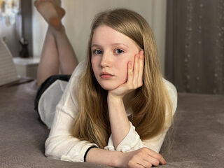 free live chat LilianHoward