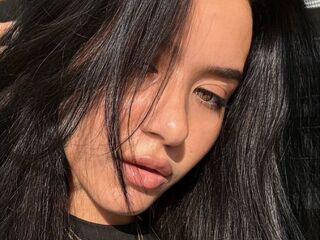 topless webcam girl MikaelaRotz