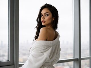 naked camgirl RoxAnne