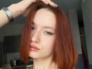 camslut fingering shaved pussy SheraRich
