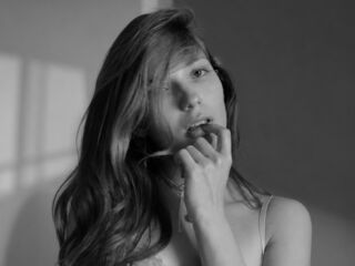 cam girl fingering SophieLix