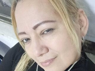 naughty cam girl ClauWatson