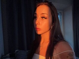 beautiful camgirl LuxRaen