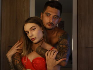 live webcam sex AnnaAndLeo