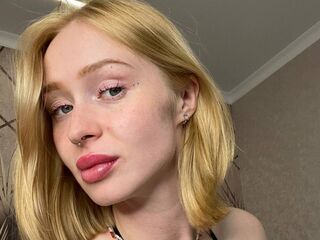 camwhore masturbating with dildo AdeleAllens