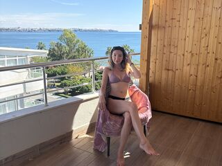 extreme cam video AlyVee