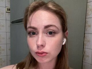 cam girl masturbating with dildo AmiNahha