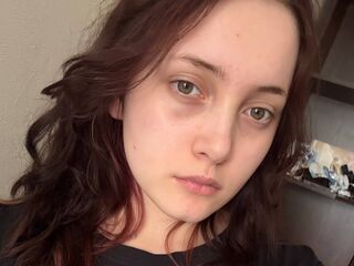 topless cam girl AmilyBens