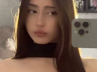 naughty camgirl picture BellaJersiquins