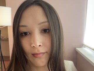 camgirl playing with dildo BellaRomanov