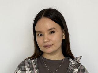 camgirl masturbating with dildo BettyKalson