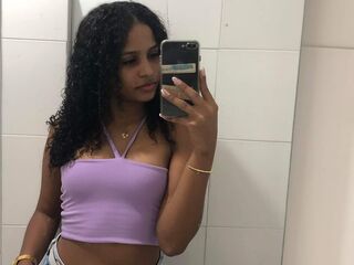 naked camgirl masturbating CamilaHank