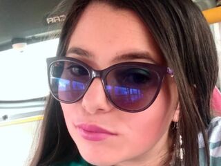 naked girl with cam CelesteLemman