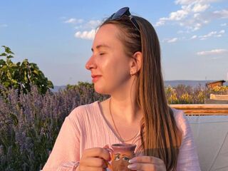 naked webcamgirl picture CherylWien