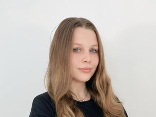 girl chat room ChristianeSivie