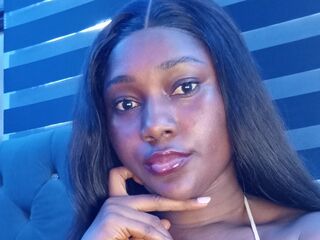 free chat room ClaudiaModest