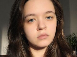 naked girl with webcam masturbating CorneliaAdling