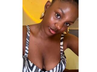 hot naked camgirl EleanorVee
