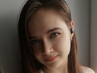 camslut webcam video EmilieMollo