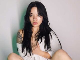 naked cam girl masturbating with dildo EmilyCeretti