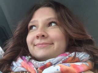 camgirl playing with vibrator EmmieTatte