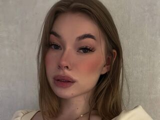 sexy live cam girl EsmaEmberton