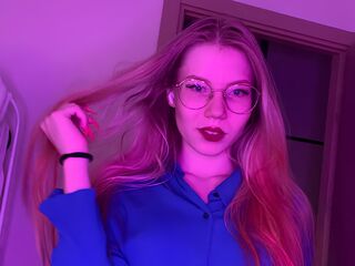 camgirl masturbating with sextoy EsmeRunnes