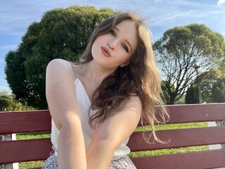 sexcam show EssyMilton