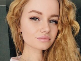 naughty camgirl fingering pussy FaridaDos