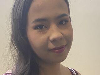 cam girl playing with dildo HanaMontenegro