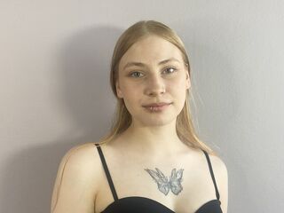cam girl playing with sextoy HelaineSchecter