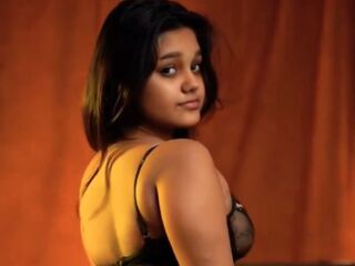nude gamgirl ImmiGreen