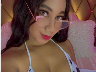 hot cam girl masturbating with vibrator JannaYhowns