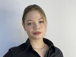 naked camgirl photo JanuaryBuswell