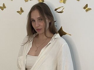 hot cam girl masturbating with dildo KandiceBishard