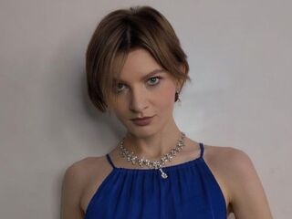 hot strip tease webcam KarinaBiz