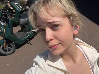 naked girl with webcam masturbating with vibrator KeilaTouchton