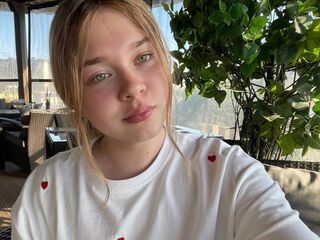 camgirl chatroom KendallHennig