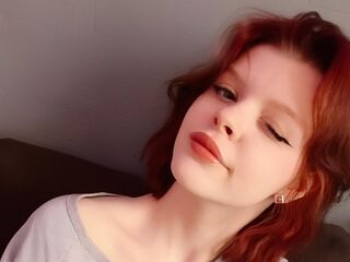 camwhore shaved pussy KiraCurt