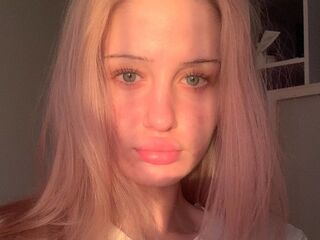 naked webcamgirl KyungMikes