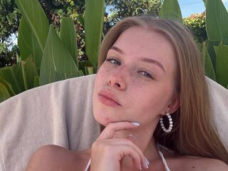 masturbating camgirl LashandaWeider