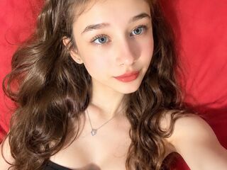 topless webcamgirl LashawnLebert