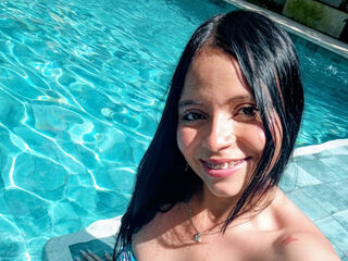 camgirl shaving pussy LauraVelle