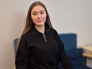 topless camgirl LeaDarcy